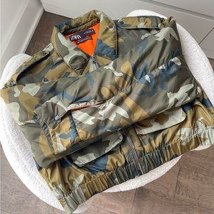 ZARA CAMOUFLAGE CROPPED BOMBER JACKET